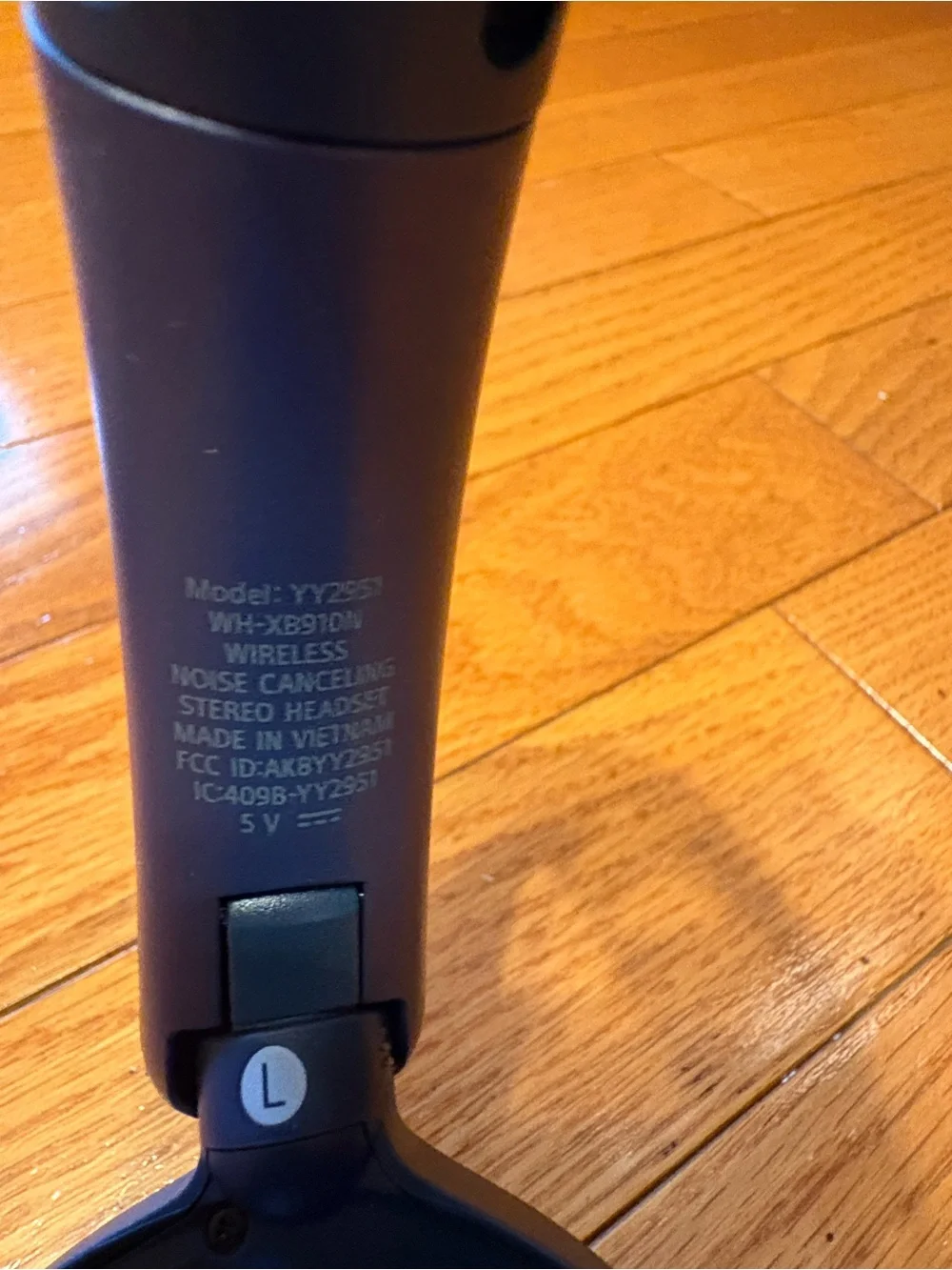 Sony WH-XB910N Over-Ear Headphones in Navy Blue